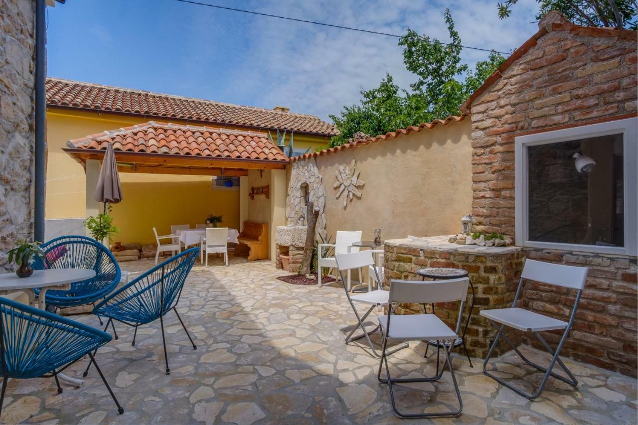 Mediterranes Ferienhaus M. Terrasse 베리로신즈 외부 사진
