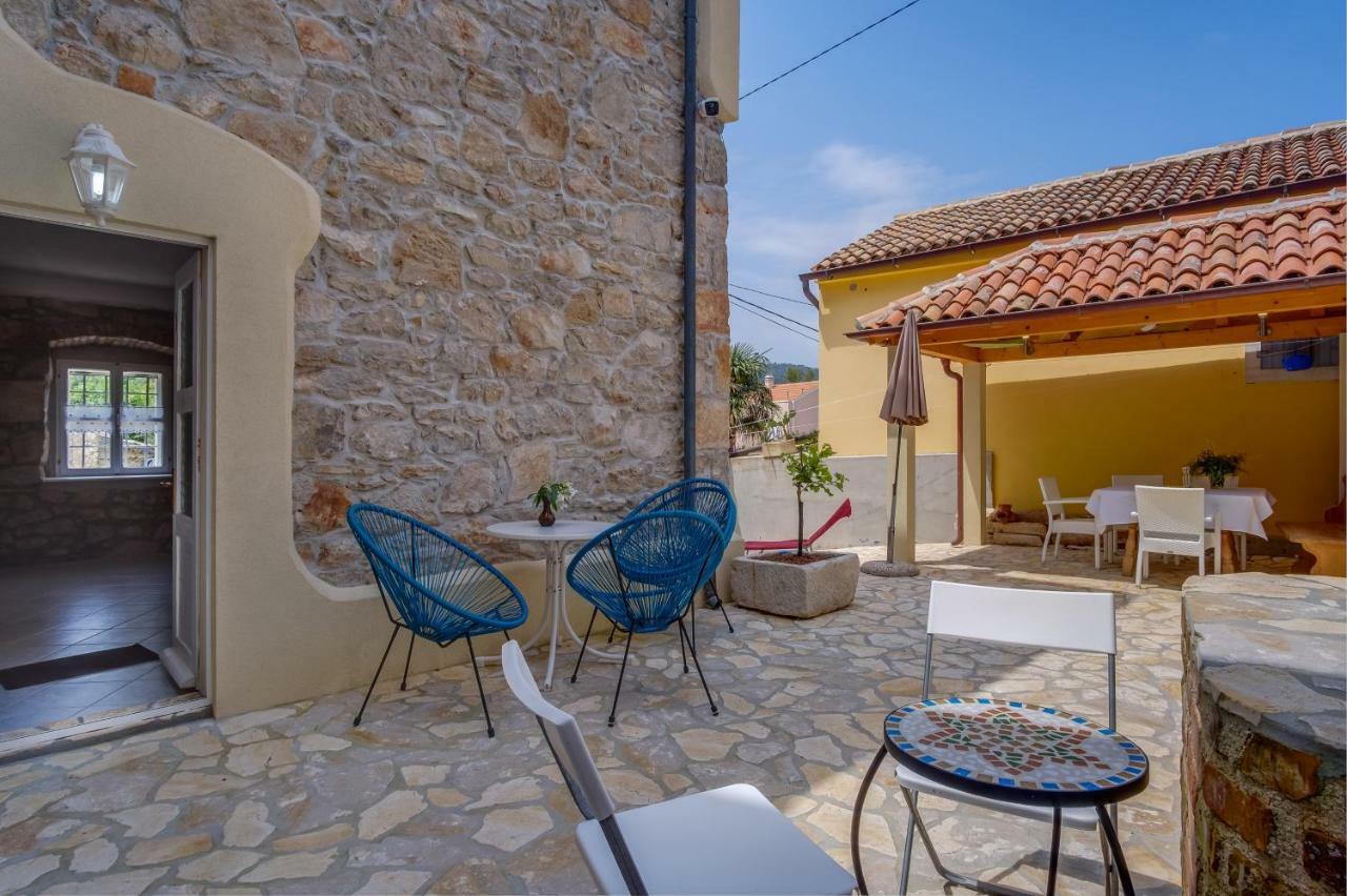 Mediterranes Ferienhaus M. Terrasse 베리로신즈 외부 사진